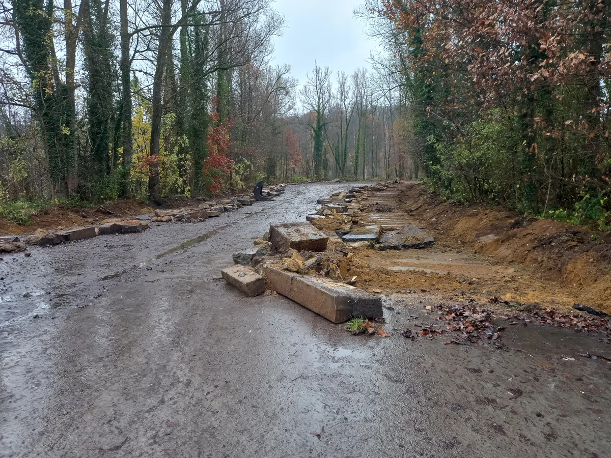 weghalen verharding Zwanenlaan en Meeuwenlaan (Overijse)