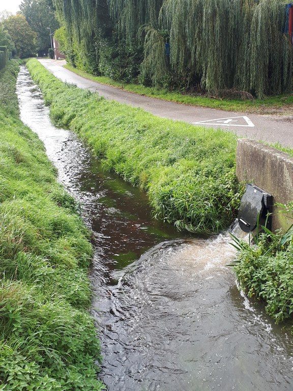 Witbeek overstort Broekziepenstraat