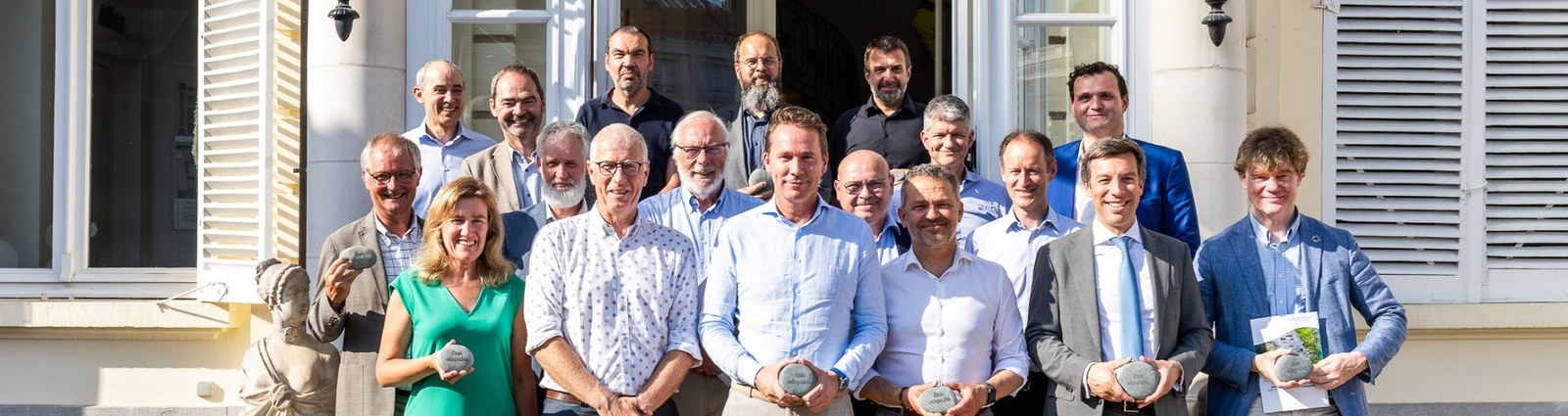 Minister Brouns samen met de klankbordgroep onder leiding van prof. dr. Hans Bruyninckx